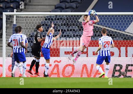 22 aprile 2021; Stadio Dragao, Porto, Portogallo; Campionato Portoghese 2020/2021, FC Porto contro Vitoria de Guimaraes; Agustin Marchesin di FC Porto Foto Stock