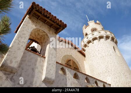 Vista esterna dello Scotty's Castle, Death Valley, California Foto Stock