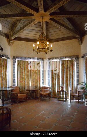 Salotto nello Scotty's Castle, Death Valley, California Foto Stock