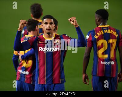 Barcellona, Spagna. 22 Apr 2021. Il Ronald Araujo di Barcellona festeggia il 22 aprile 2021 durante una partita di calcio spagnola tra il FC Barcelona e il Getafe CF a Barcellona, in Spagna. Credit: Joan Gosa/Xinhua/Alamy Live News Foto Stock