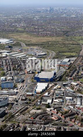 Vista aerea di IKEA Manchester ad Ashton-under-Lyne, una città mercato a Tameside, Greater Manchester, Regno Unito Foto Stock