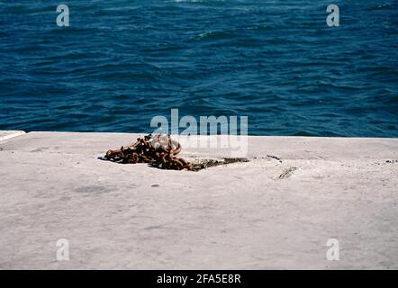 Catena sul terreno per le barche. Foto Stock