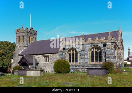 St Grwst's Church si trova a Llanrwst in Conwy, Galles del Nord. Questa chiesa medievale fu costruita alla fine del XV secolo, probabilmente nel 1470. Foto Stock