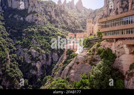 Montserrat, Barcellona - Spagna. 15 luglio 2020: Bella vista dell'Abbazia di Montserrat (Santa Maria de Montserrat) Foto Stock