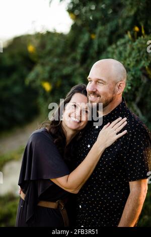 Marito e moglie si sncontrano nel giardino di San Diego Foto Stock