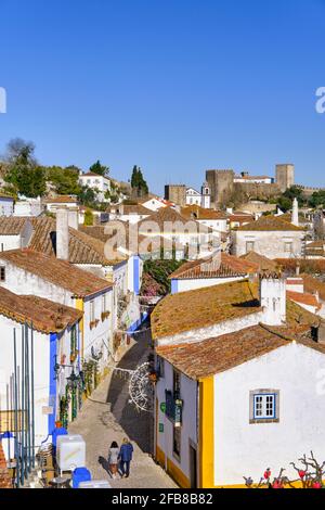 Obidos, un tradizionale borgo medievale portato alle brughiere nel 12 ° secolo. Portogallo Foto Stock