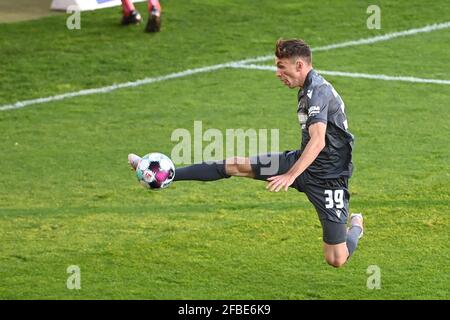 Karlsruhe, Germania. 23 Apr 2021. Benjamin Goller (KSC). GES/Calcio/2. Bundesliga: Karlsruher SC - Kickers Wurzburg, 23 aprile 2021 Calcio: 2 Lega: Karlsruher SC vs Kickers Wurzburg, Karlsruhe, 23 aprile 2021 | Use worldwide Credit: dpa/Alamy Live News Foto Stock