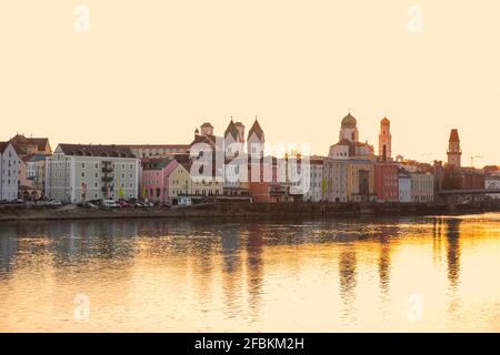 Tramonto a Passau in autunno, Baviera, Germania Foto Stock