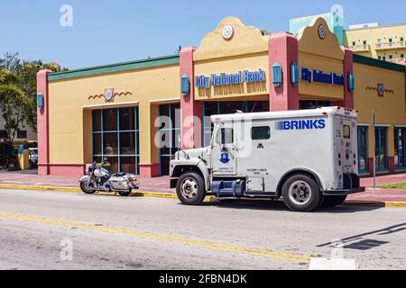 Miami Beach Florida, camion blindato di Collins Avenue, parcheggiato al di fuori delle banche della City National Bank, Foto Stock