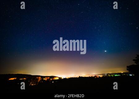 Paesaggio rurale con cielo spazio fantastico Foto Stock