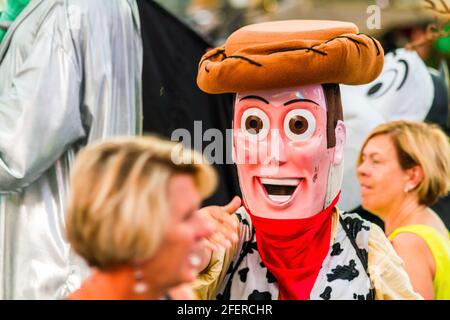 Primo piano di un uomo in Sheriff Woody (Toy Story) costume a Times Square Foto Stock