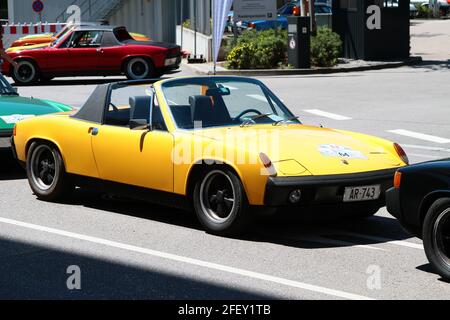 STOCCARDA, GERMANIA - 2 GIUGNO 2019: Porsche Museum festeggia il 50° anniversario della Porsche 914. In genere Porsche Day. Foto Stock