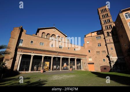 Italia, Roma, Celio, basilica dei Santi Giovanni e Paolo Foto Stock