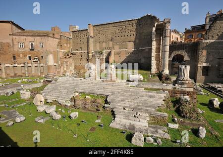 Italia, Roma, foro di Augusto, tempio di Marte Ultore il Vendicatore (i secolo d.C.) Foto Stock