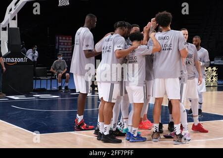 Levallois, Hauts de Seine, Francia. 24 Apr 2021. Team di ASVEL LDLC prima della Coppa di pallacanestro francese tra Dijon e Lione-Villeurbanne ASVEL LDLC (Tony Parker Team) allo stadio AccorHotels Arena - Parigi Francia credito: Pierre Stevenin/ZUMA Wire/Alamy Live News Foto Stock