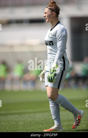 Milano, Italia. 24 Apr 2021. Astrid Gilardi di Internazionale durante la Coppa Italia Femminile al Centro Sportivo Vismara di Milano. Il credito immagine dovrebbe essere: Jonathan Moscrop/Sportimage Credit: Sportimage/Alamy Live News Foto Stock