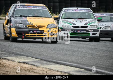 Circuito del Jarama, San Sebastian de los Reyes, Spagna. 24 Apr 2021. Campionato spagnolo di corse di camion e Citroen Saxo Cup 2021. Credit: EnriquePSans/Alamy Live News Foto Stock