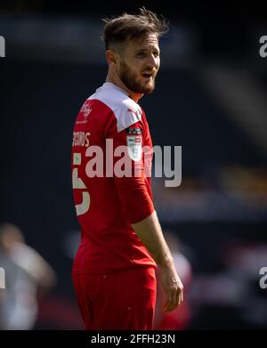 Milton Keynes, Regno Unito. 24 Apr 2021. Jonathan Grounds di Swindon Town durante la Sky Bet League 1 a porte chiuse partita tra MK Dons e Swindon Town allo stadio:mk, Milton Keynes, Inghilterra, il 24 aprile 2021. Foto di Andy Rowland. Credit: Prime Media Images/Alamy Live News Foto Stock