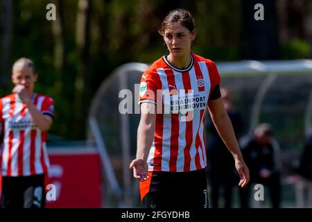 Eindhoven, Paesi Bassi. 25 Apr 2021. EINDHOVEN, PAESI BASSI - APRILE 25: Aniek Nouwen di PSV durante la partita femminile di Eredivisie tra PSV e Ajax al PSV Campus De Herdgang il 25 aprile 2021 a Eindhoven, Paesi Bassi (Foto di Geert van Erven/Orange Pictures) Credit: Orange Pics BV/Alamy Live News Foto Stock