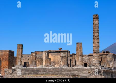 Tempio di Giove (Capitolio, Tempio della Triade Capitolina) rovine dell'antica città romana di Pompei in Campania, Italia Foto Stock