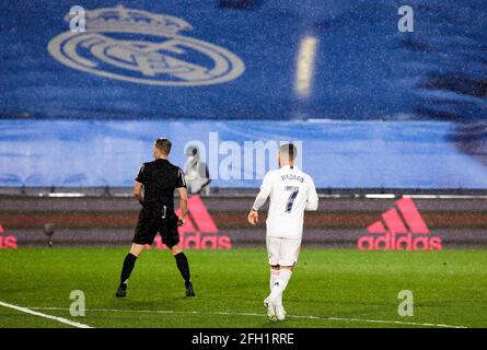 Madrid, Spagna. 24 Apr 2021. Eden Hazard del Real Madrid durante la Liga match Round 32 tra Real Madrid e Real Betis Balompie a Valdebebas.Punteggio finale; Real Madrid 0:0 Real Betis Balompie. Credit: SOPA Images Limited/Alamy Live News Foto Stock