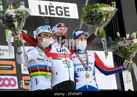 Julian Alaphilippe francese di Deceuninck - Quick-Step, sloveno Tadej Pogacar degli Emirati Arabi Uniti e francese David Gaudu di Groupama-FDJ nella foto Foto Stock