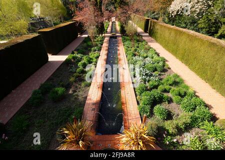 L'esposizione del giardino dell'Alhambra si trova nei giardini specializzati all'indirizzo Roundhay a Leeds, West Yorkshire, Regno Unito Foto Stock