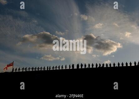 HMS ARK ROYAL ARRIVA A LONDRA.15/2/04 PILSTON Foto Stock