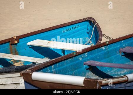 Barche a remi sulla spiaggia, Bournemouth Seafront Foto Stock