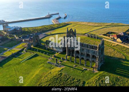 Whitby Abbey rovine Foto Stock