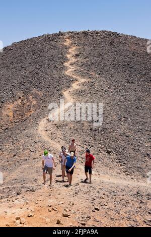 Turisti, deserto nero, deserto libico, Egitto Foto Stock