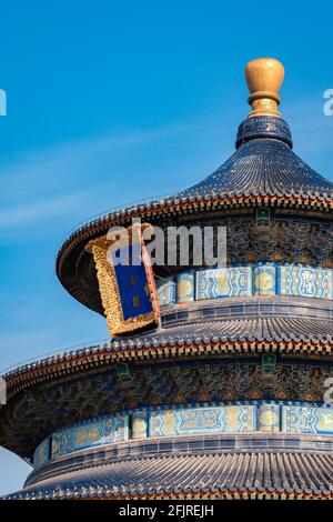 Primo piano vista dell'edificio nel Tempio del Paradiso contro il cielo blu, il punto di riferimento di Pechino, cina Foto Stock