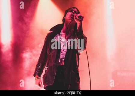 LINGOTTO FIERE, TORINO, ITALIA: Elias Bender Ronnenfelt, cantante della band danese punk rock Iceage, si esibisce dal vivo sul palco del Festival Club to Club di Torino. Foto Stock