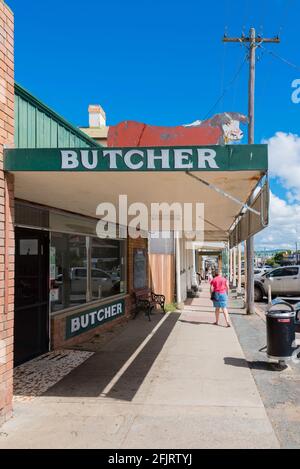 Il locale macellaio nella strada principale di Braidwood, nelle Tablelands meridionali del nuovo Galles del Sud, Australia Foto Stock