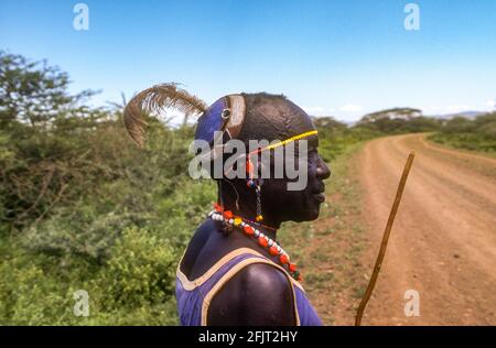 Pokot uomo con capelli tradizionali stile il popolo Pokot (Anche Pokoot con l'ortografia) Live in West Pokot County e Baringo County in Kenya E nel Pokot di Foto Stock