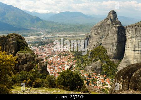 Formazione rocciosa di Meteora a Kalambaka, Grecia: Un fenomeno geologico Foto Stock