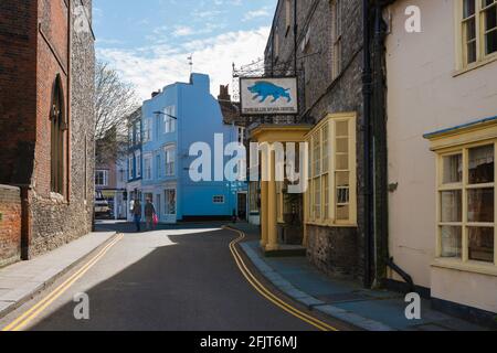 Blue Boar Hotel, vista sull'ingresso dello storico Blue Boar Hotel il cui edificio risale al 14th secolo, Silver Street, Maldon, Essex UK Foto Stock