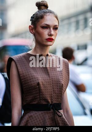 MILANO - Settembre 18 2019: Donne in strada a Milano. Foto Stock