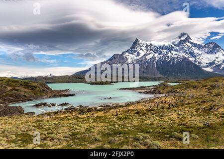 Salto Grande al Lago Pehoe, Parco Nazionale Torres del Paine, in Cile, Sud America Foto Stock