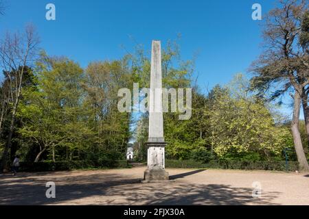 Obelisco (1732) a Chiswick Park, Londra, Regno Unito. Foto Stock