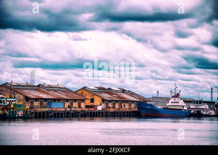 Porto di Asuncion, Paraguay, in una giornata nuvolosa. Foto Stock