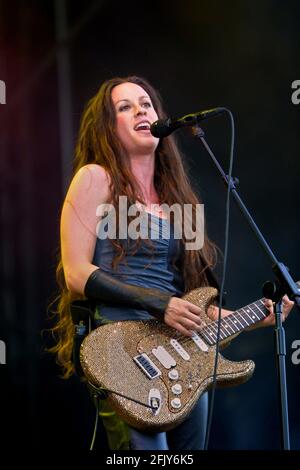 Alanis Morissette, V2002, Hylands Park, Chelmsford, Essex, Regno Unito - 17 agosto 2002 Foto Stock