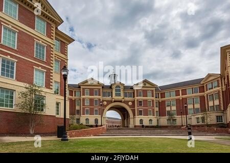 Troy, Alabama, USA-20 marzo 2021: Vista di Rushing Hall nel campus della Troy University a Troy, Alabama. La Troy University è stata fondata nel 1887. Foto Stock