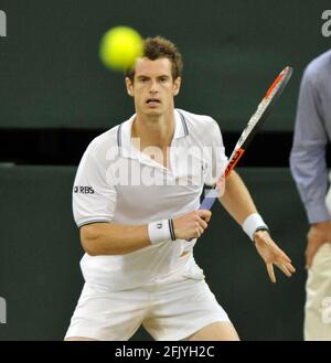 WIMBLEDON 2009 7° GIORNO. 29/6/09. ANDY MURRAY V STANISLAS WAWRINKA. IMMAGINE DAVID ASHDOWN Foto Stock