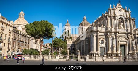 Cattedrale di Sant'Agata in Piazza del Duomo a Catania, Sicilia Foto Stock