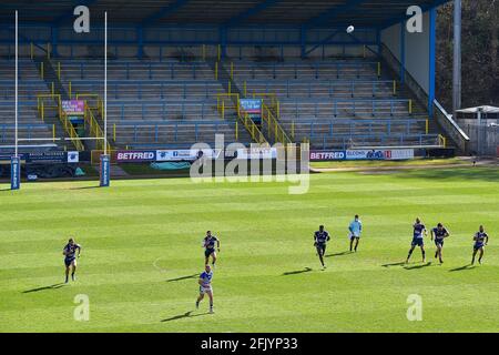 Halifax, Inghilterra - 25 aprile 2021 - Vista generale durante il campionato Betfred di Rugby League Halifax vs Toulouse Olympique XIII allo stadio Shay, Halifax, Regno Unito Foto Stock