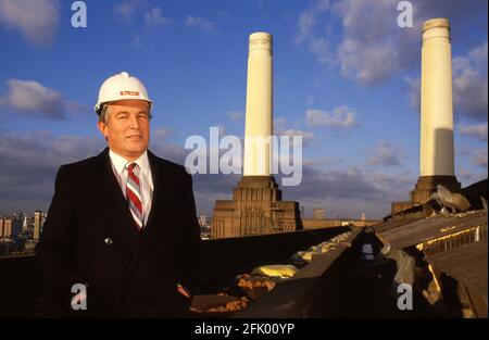 Uomo d'affari John Broome presso il sito di sviluppo della Battersea Power Station di Londra 1988 Foto Stock