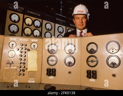 Uomo d'affari John Broome presso il sito di sviluppo della Battersea Power Station di Londra 1988 Foto Stock