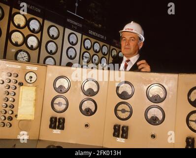 Uomo d'affari John Broome presso il sito di sviluppo della Battersea Power Station di Londra 1988 Foto Stock