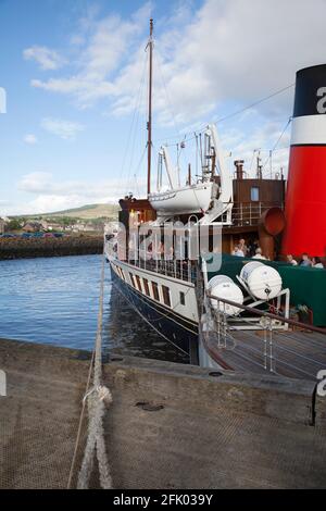 Piroscafo a pale Waverley sul fiume Clyde a Helensburgh, Scozia Foto Stock